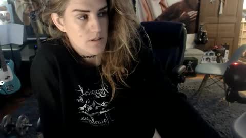 Katie online show from 11-12-25, 05:08