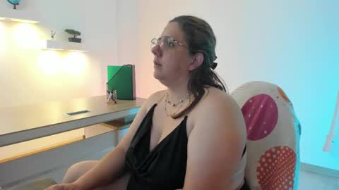 Katherine online show from 09-27-25, 01:05
