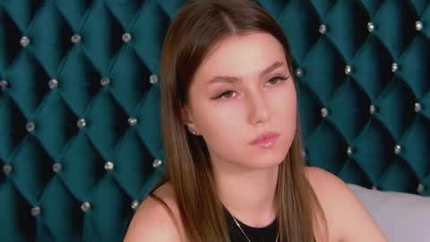 Snapshot of katiereeves chatting on 10-21-25, 05:24 katiereeves online show from 10-21-25, 05:24