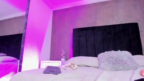 Katie online show from 12-20-24, 04:42