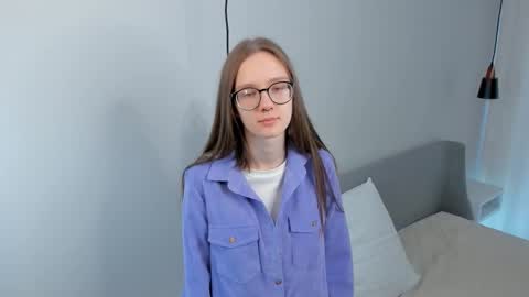 Snapshot of katinatonge chatting on 10-20-25, 08:37 Scarlett online show from 10-20-25, 08:37