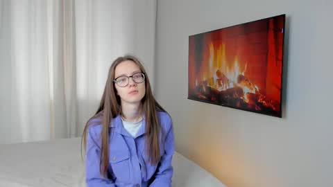 Snapshot of katinatonge chatting on 10-21-25, 08:48 Scarlett online show from 10-21-25, 08:48