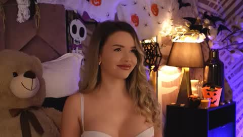 KatJolie online show from 10-27-25, 08:13