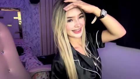 Katleen. online show from 11-24-25, 07:30