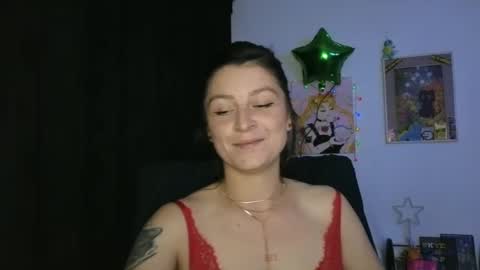 Snapshot of katlopez19 chatting on 12-17-25, 01:00 katalina online show from 12-17-25, 01:00