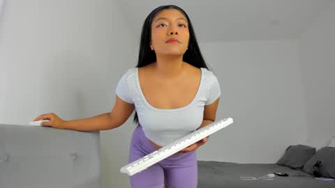 Follow me on instagram and twitter as correaktnees online show from 02-13-25, 07:45