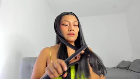 Follow me on instagram and twitter as correaktnees online show from 03-10-25, 07:53