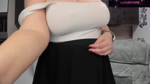 katniss_k online show from 01-03-25, 01:14