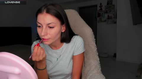 Snapshot of katrin_fit chatting on 01-04-25, 12:16 Katrin online show from 01-04-25, 12:16