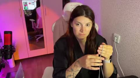 Snapshot of katrin_kristal chatting on 10-08-25, 06:16 naked in pvt show 100 tk online show from 10-08-25, 06:16