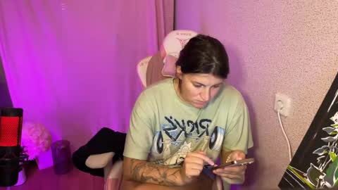 Snapshot of katrin_kristal chatting on 11-12-25, 04:07 naked in pvt show 100 tk online show from 11-12-25, 04:07