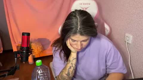 Snapshot of katrin_kristal chatting on 11-17-25, 06:57 naked in pvt show 100 tk online show from 11-17-25, 06:57