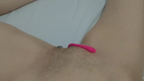 Snapshot of katrinna_arinna chatting on 01-19-25, 01:01 katrina dont forget to give me thumbs up online show from 01-19-25, 01:01