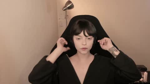 Snapshot of katsurotaro chatting on 12-05-24, 06:22 katsuro online show from 12-05-24, 06:22