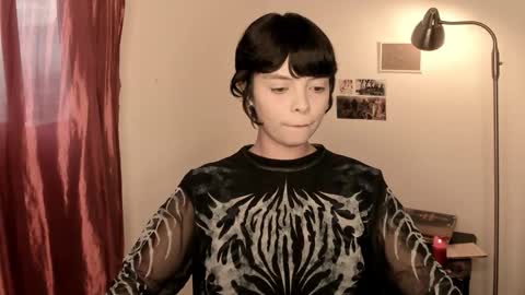 Snapshot of katsurotaro chatting on 09-27-25, 10:26 katsuro online show from 09-27-25, 10:26