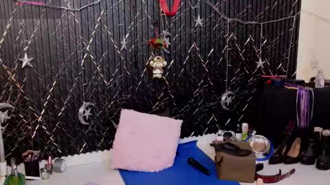 Katt  online show from 12-04-25, 07:33