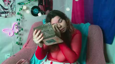 Snapshot of kattixo chatting on 12-16-25, 11:48 Katti online show from 12-16-25, 11:48