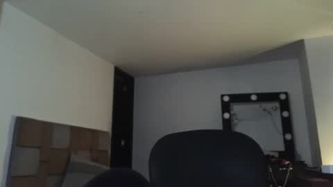 Snapshot of katty_bluntt chatting on 12-03-24, 08:49 Luu sell online show from 12-03-24, 08:49