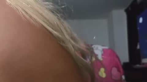 Snapshot of katty_bluntt chatting on 12-08-24, 07:58 Luu sell online show from 12-08-24, 07:58