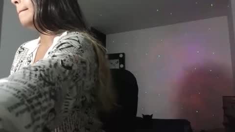 Snapshot of katty_bluntt chatting on 12-12-24, 04:48 Luu sell online show from 12-12-24, 04:48