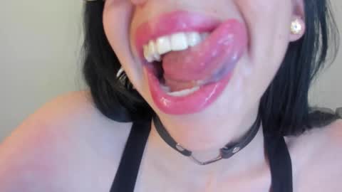 Snapshot of katty_mouth chatting on 11-04-25, 07:24 Katty online show from 11-04-25, 07:24