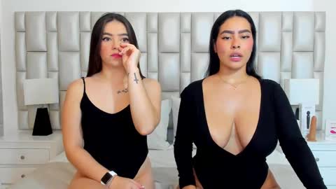 katy blonde girl and paola big boobs online show from 02-24-25, 07:52