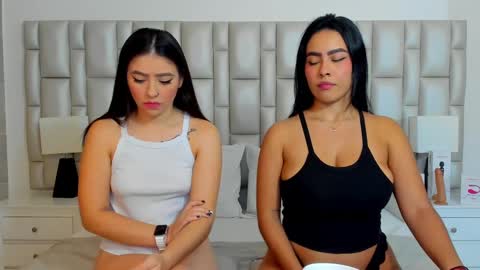 katy blonde girl and paola big boobs online show from 03-05-25, 07:49