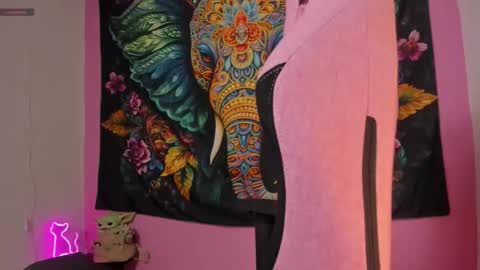 Snapshot of katy_simpsons chatting on 11-01-25, 12:45 katy simpsons online show from 11-01-25, 12:45