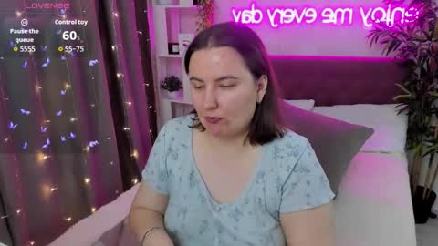 Kate online show from 10-17-25, 05:10