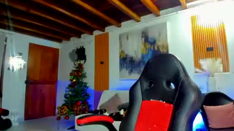 Snapshot of katydeliz chatting on 11-04-25, 10:42 katy deliz online show from 11-04-25, 10:42