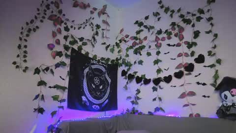 Snapshot of kawai_kittypussy chatting on 02-27-26, 08:14 Mia online show from 02-27-26, 08:14