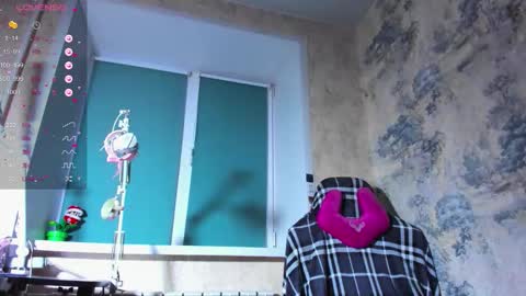 Kira-chan  online show from 11-13-25, 10:36