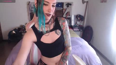 luna   online show from 11-06-25, 08:21