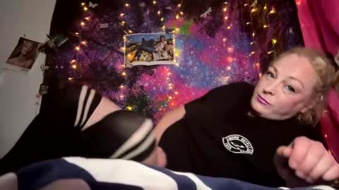 kay_la online show from 09-11-25, 12:38