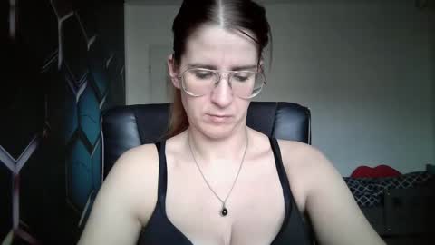 KayaLips online show from 09-28-25, 02:11