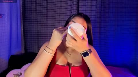 Snapshot of kayleemorales chatting on 10-18-25, 05:35 Kaylee online show from 10-18-25, 05:35