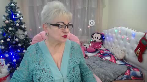 kaylesmoll online show from 12-20-24, 10:43