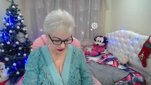 kaylesmoll online show from 12-21-24, 05:25