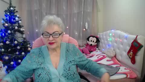 kaylesmoll online show from 12-21-24, 10:40