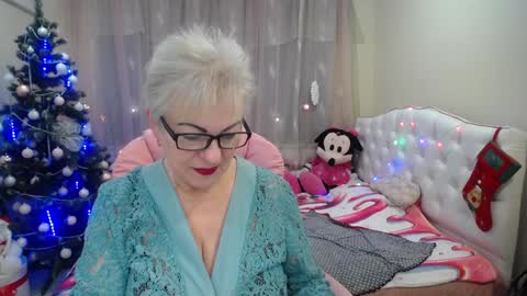 kaylesmoll online show from 12-22-24, 04:50