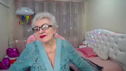 kaylesmoll online show from 01-25-25, 04:02