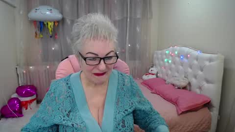 kaylesmoll online show from 01-28-25, 07:42