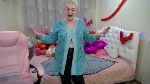 kaylesmoll online show from 02-02-25, 04:59
