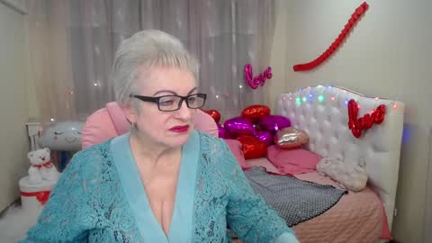 kaylesmoll online show from 02-04-25, 09:31