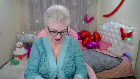 kaylesmoll online show from 02-08-25, 05:18