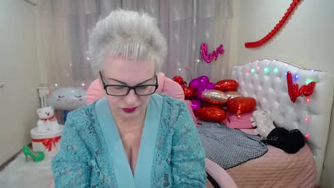 kaylesmoll online show from 02-08-25, 07:16