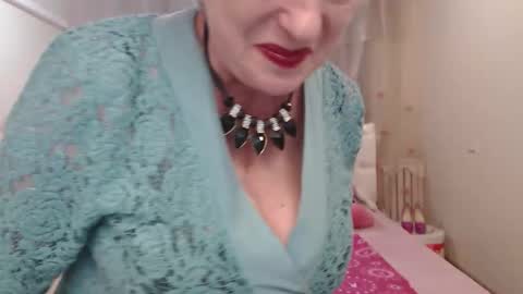 kaylesmoll online show from 09-10-25, 06:19