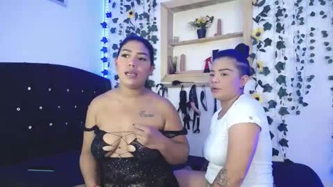 Snapshot of kaylie_and_dakota_ chatting on 10-21-25, 10:49 kaylie and dakota online show from 10-21-25, 10:49