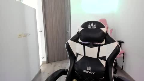 kaylie online show from 12-04-25, 05:10