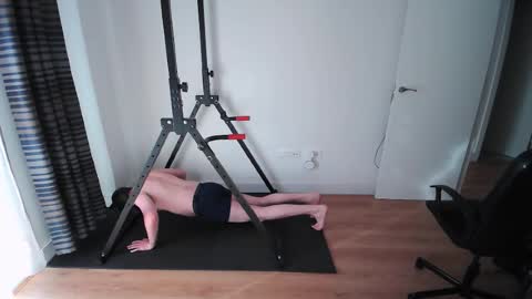 Neon online show from 11-08-25, 03:56